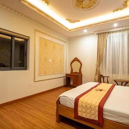 Tri Tam Hotel - Khach San Tri Tam Ben Luc Eksteriør bilde