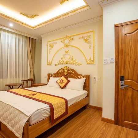 Tri Tam Hotel - Khach San Tri Tam Ben Luc Eksteriør bilde