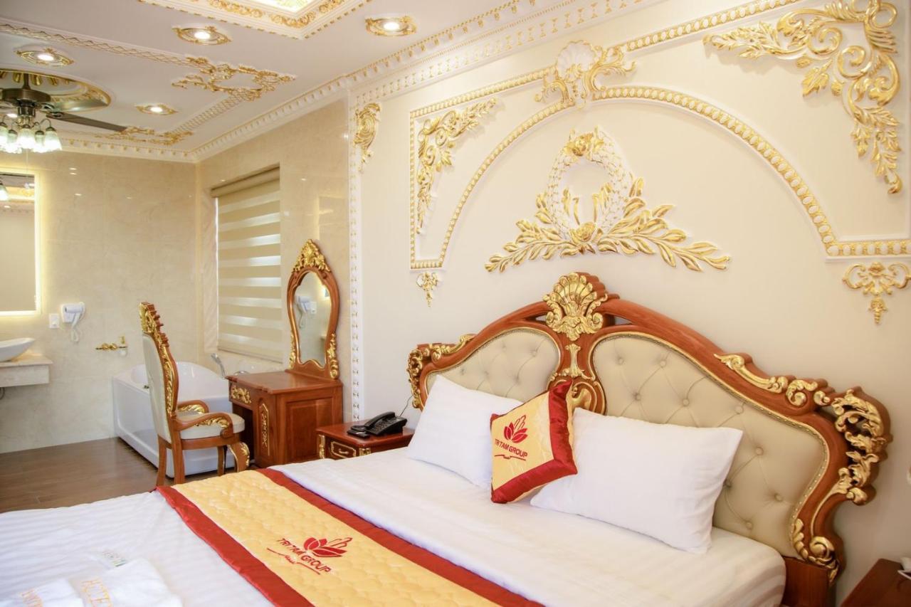 Tri Tam Hotel - Khach San Tri Tam Ben Luc Eksteriør bilde