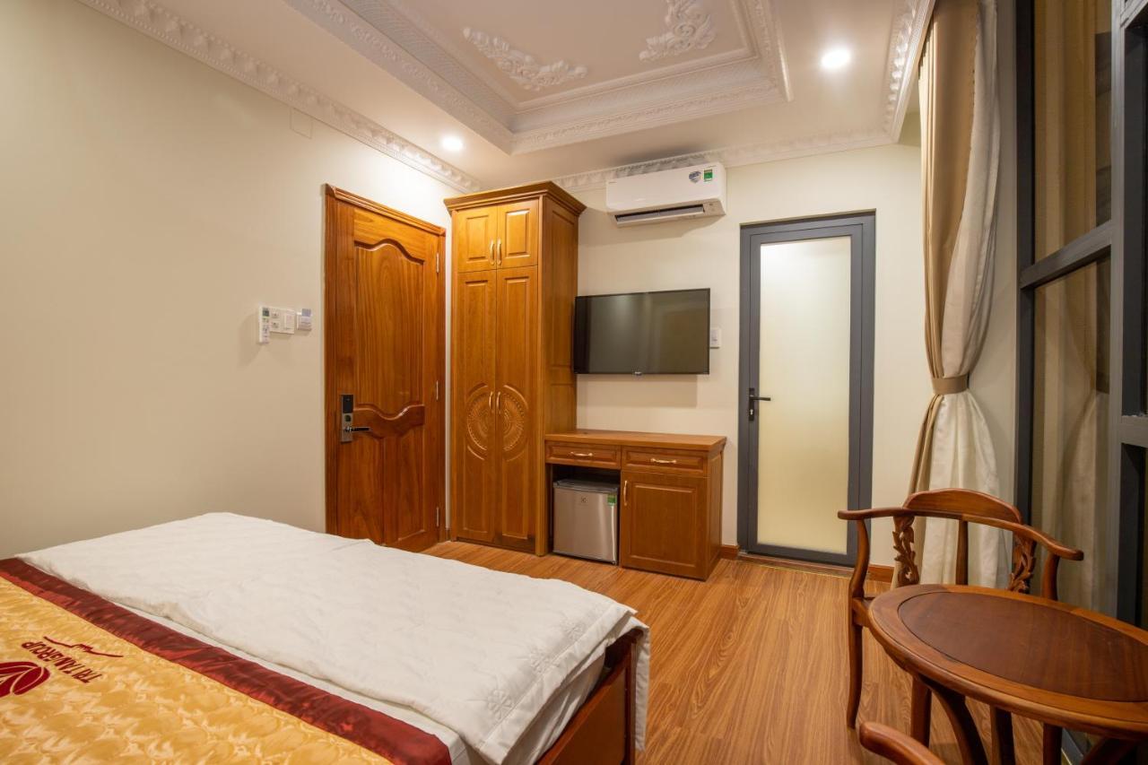Tri Tam Hotel - Khach San Tri Tam Ben Luc Eksteriør bilde