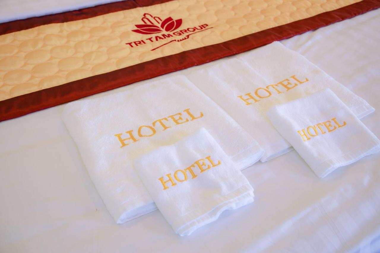 Tri Tam Hotel - Khach San Tri Tam Ben Luc Eksteriør bilde