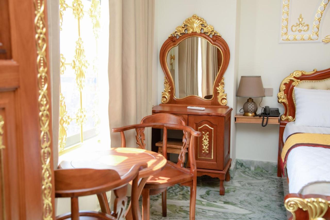 Tri Tam Hotel - Khach San Tri Tam Ben Luc Eksteriør bilde
