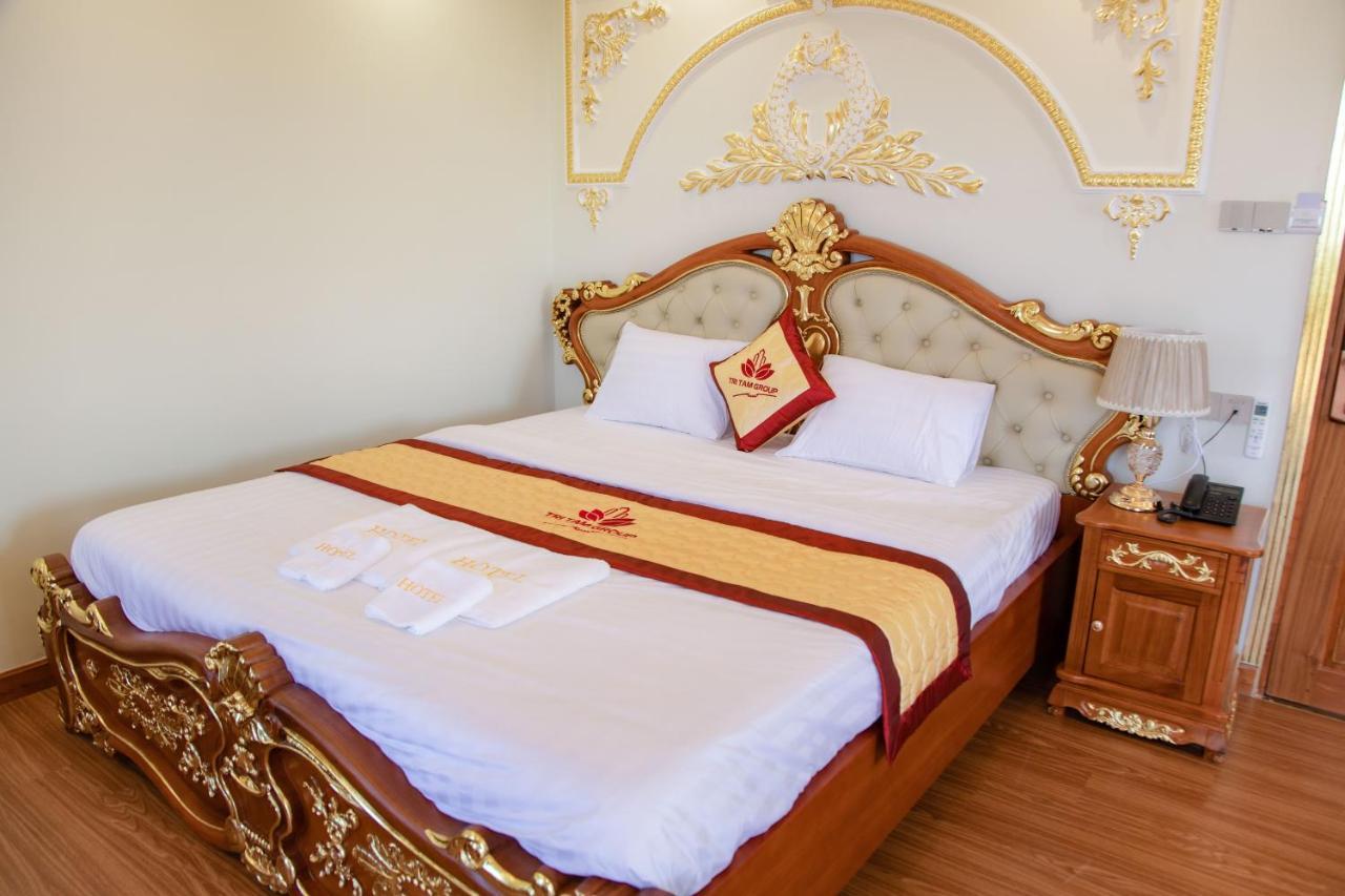 Tri Tam Hotel - Khach San Tri Tam Ben Luc Eksteriør bilde