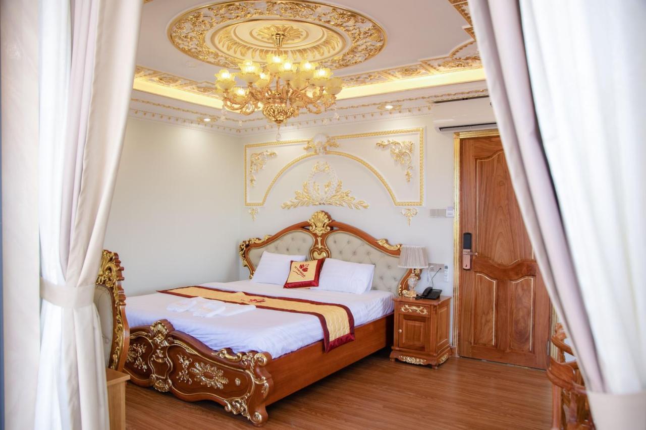 Tri Tam Hotel - Khach San Tri Tam Ben Luc Eksteriør bilde