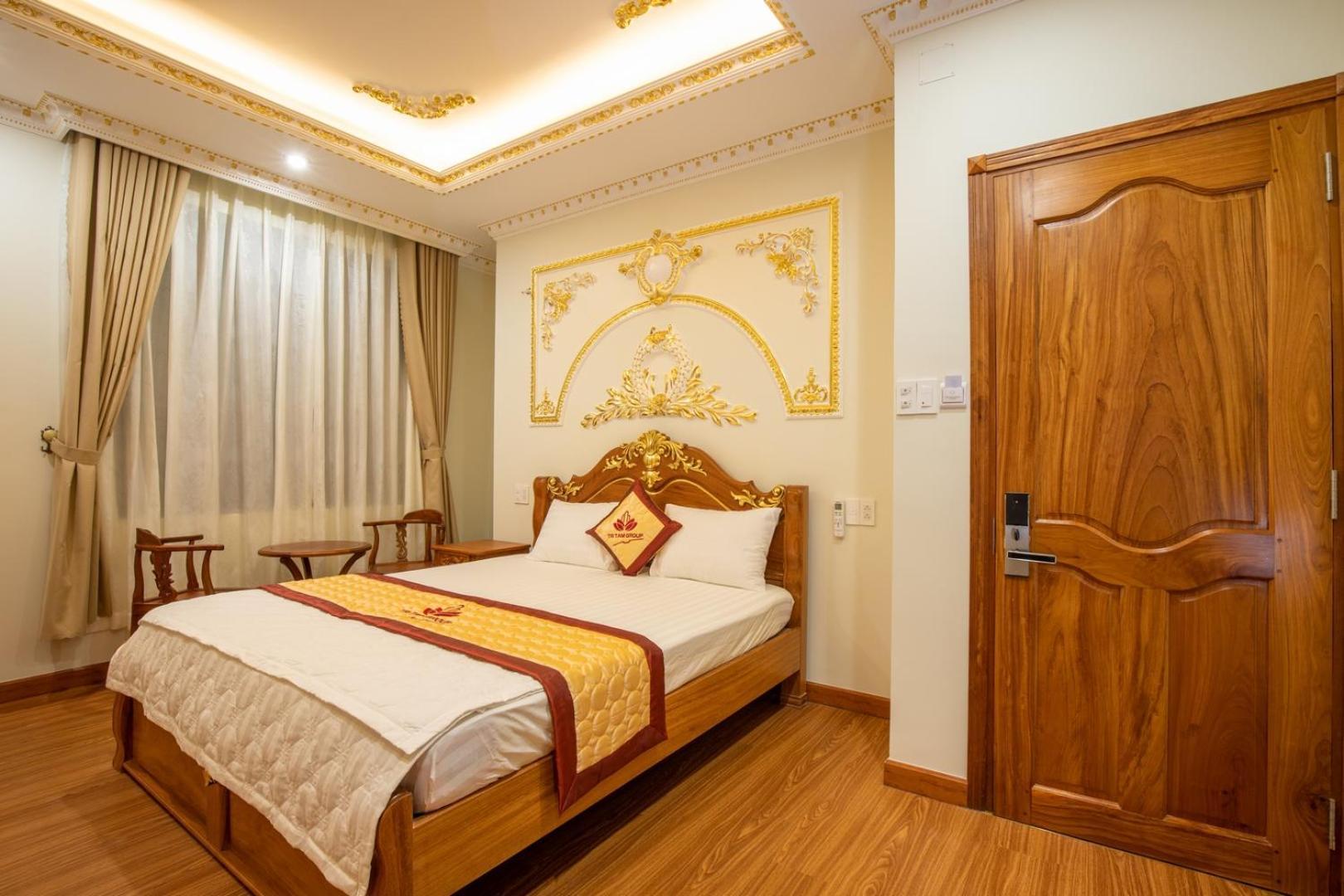 Tri Tam Hotel - Khach San Tri Tam Ben Luc Eksteriør bilde